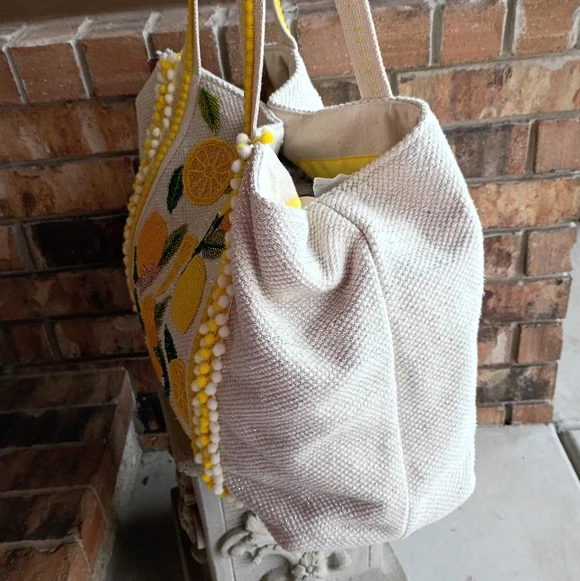 NEW America & Beyond Beaded Lemon Pom Pom Woven Cotton Summer Travel Beach Tote - Picture 10 of 16